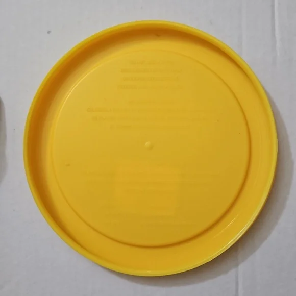 Pyrex 2 Cup Round Lid - Picture 3 of 3